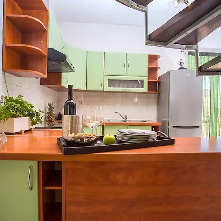 بيت للعطل Quiet House With Garden
