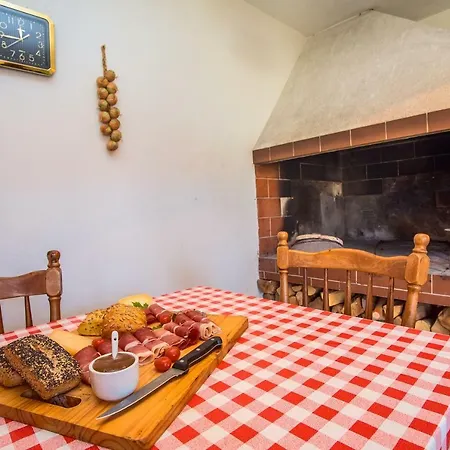 بيت للعطل Quiet House With Garden