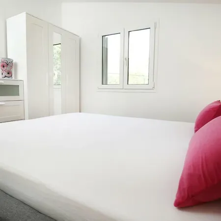 Quiet House With Garden * سبليت