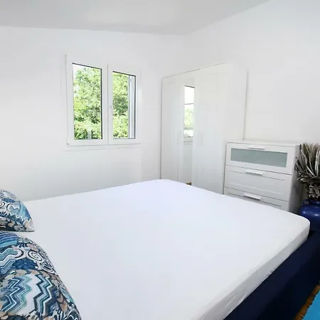 Quiet House With Garden * سبليت